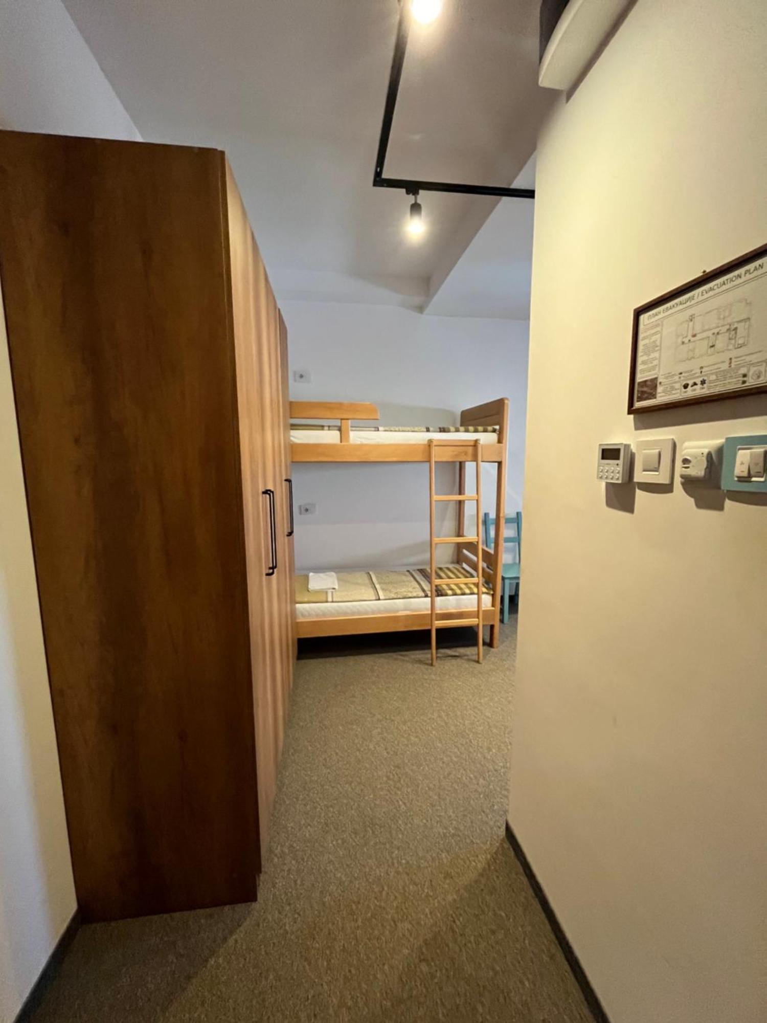 Terasa Hostel Novi Sad Ngoại thất bức ảnh