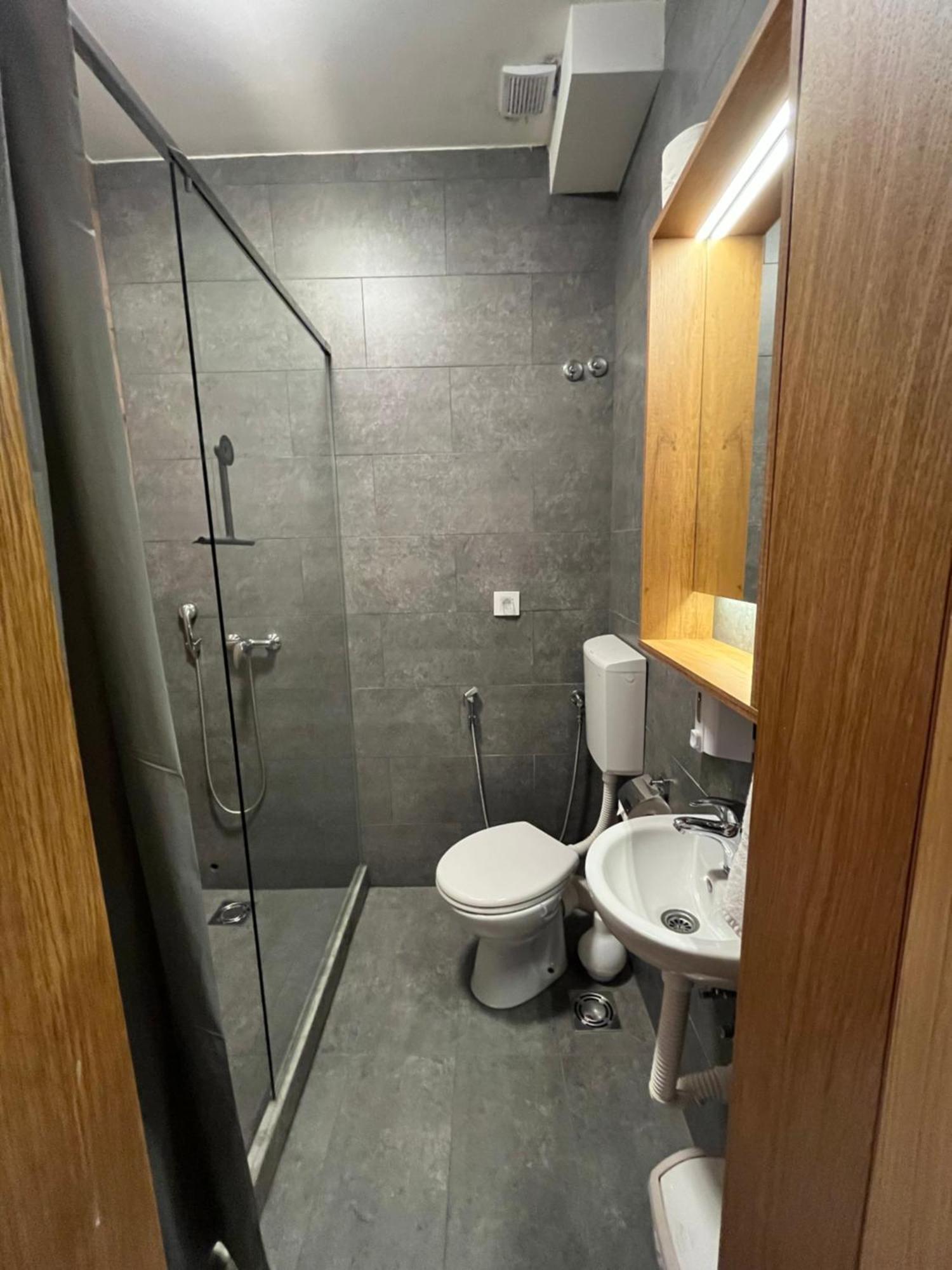 Terasa Hostel Novi Sad Ngoại thất bức ảnh