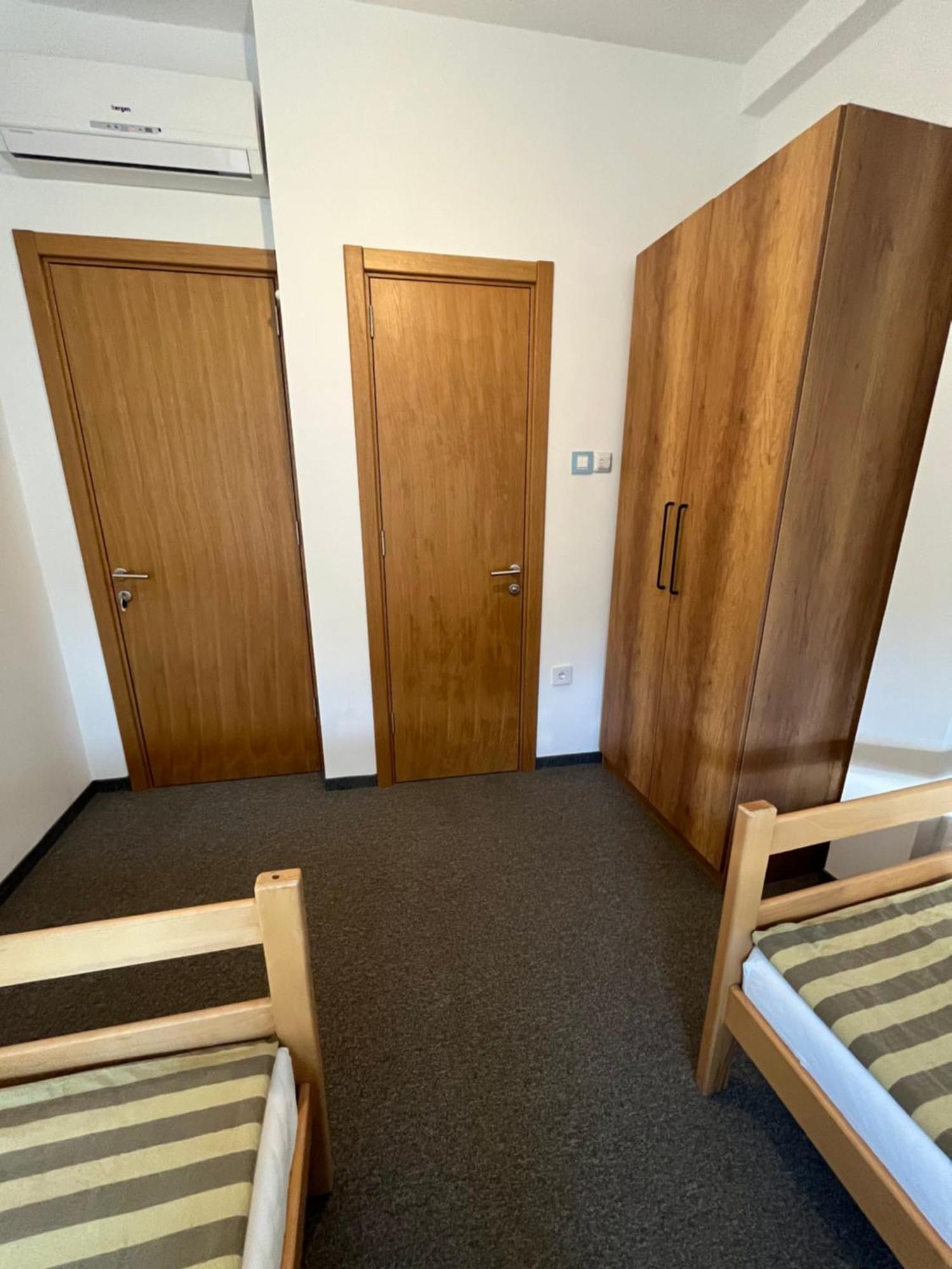 Terasa Hostel Novi Sad Ngoại thất bức ảnh