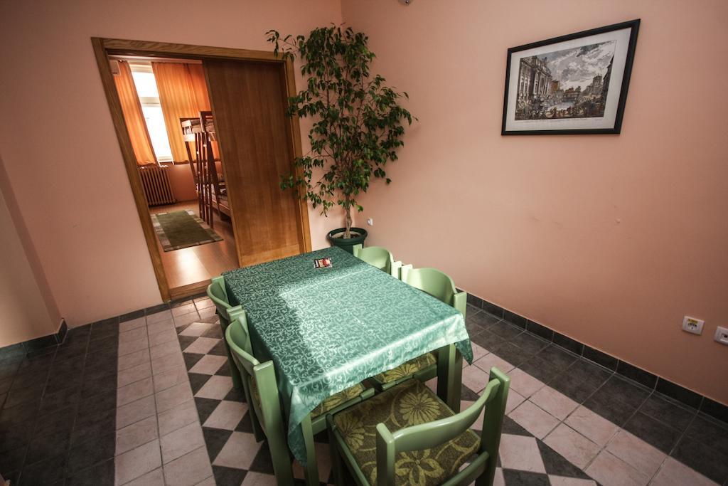 Terasa Hostel Novi Sad Phòng bức ảnh