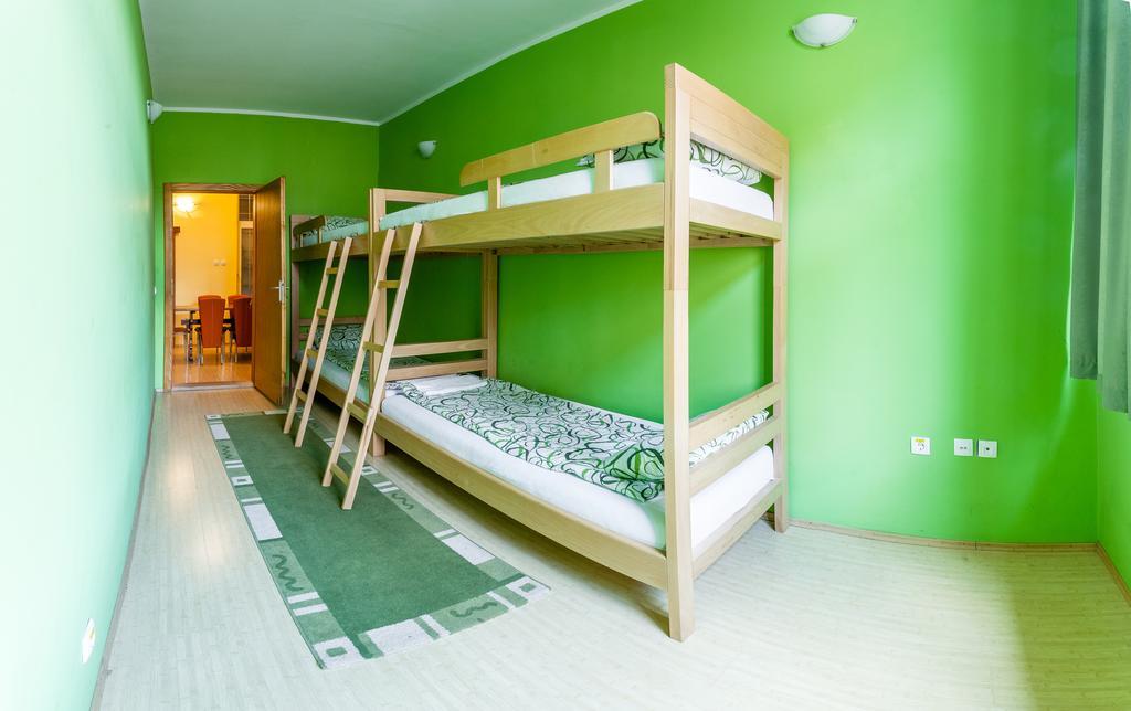 Terasa Hostel Novi Sad Ngoại thất bức ảnh